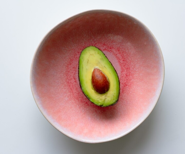 Jednym z najpopularniejszych mitów żywieniowych jest twierdzenie, że tłuszcze tuczą. Wiele osób w obawie o ten efekt unika ich spożycia.